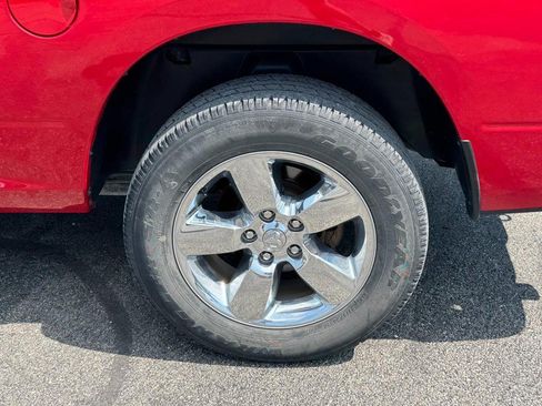 Used 2019 RAM 1500 Express w/ Express Value Package AWD/4WD image 7