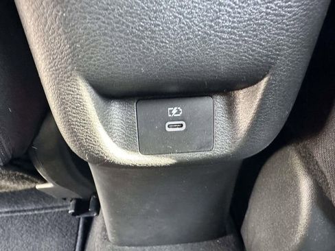 Used 2023 Nissan Versa SV FWD image 13