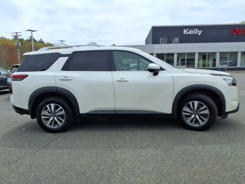 Used 2022 Nissan Pathfinder SL AWD/4WD image 4
