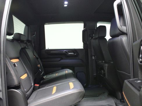 Used 2024 GMC Sierra 2500 AT4 image 15