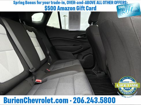 Used 2025 Chevrolet Trax RS w/ Sunroof Package image 25
