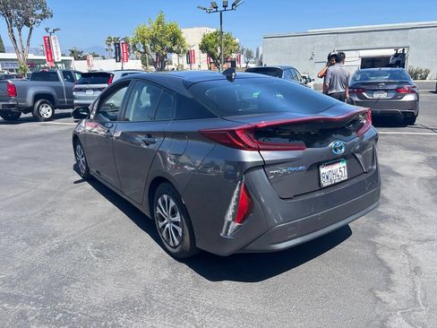 Used 2021 Toyota Prius Prime LE w/ Carpet Mat Package (TMS) FWD image 6