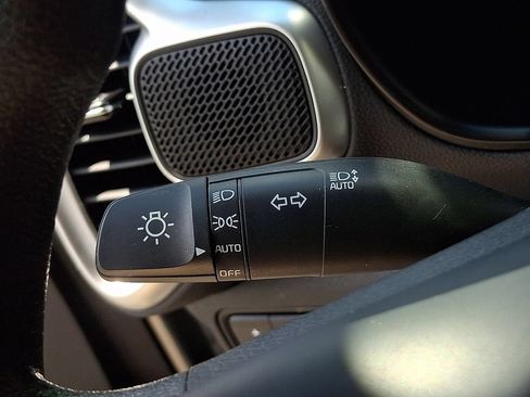 Used 2025 Kia Soul LX w/ LX Technology Package FWD image 24