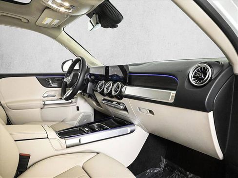 Certified 2026 Mercedes-Benz GLB 250 4MATIC image 24