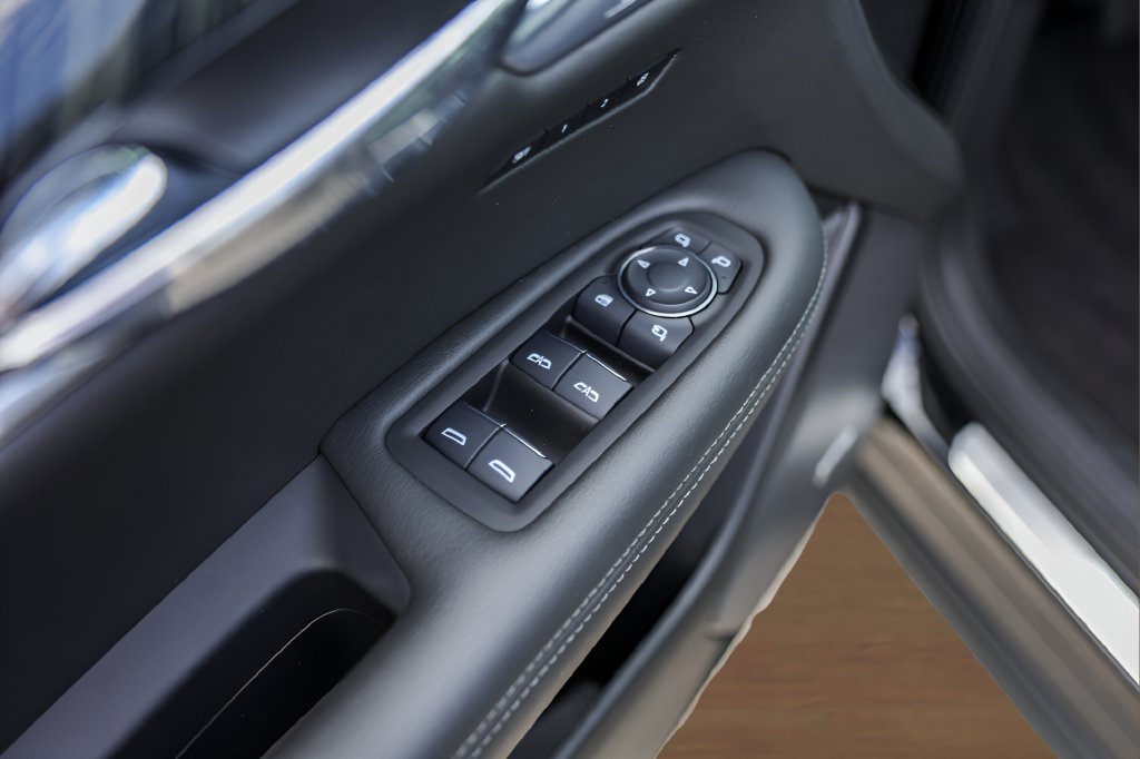 Certified 2025 Cadillac XT6 Premium Luxury FWD image 24