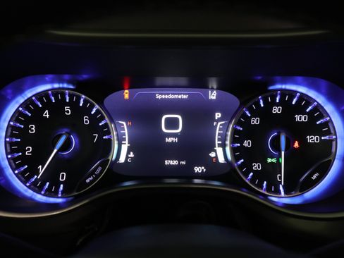 Used 2025 Chrysler Pacifica Select FWD image 17