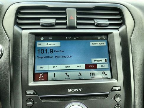 Used 2018 Ford Fusion Titanium image 16