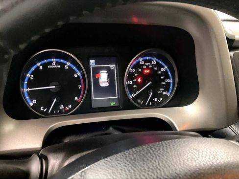 Used 2018 Toyota RAV4 XLE image 24