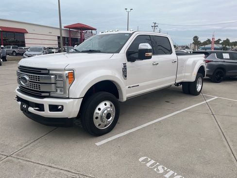 Used 2017 Ford F450 Platinum w/ Platinum Ultimate Package image 3
