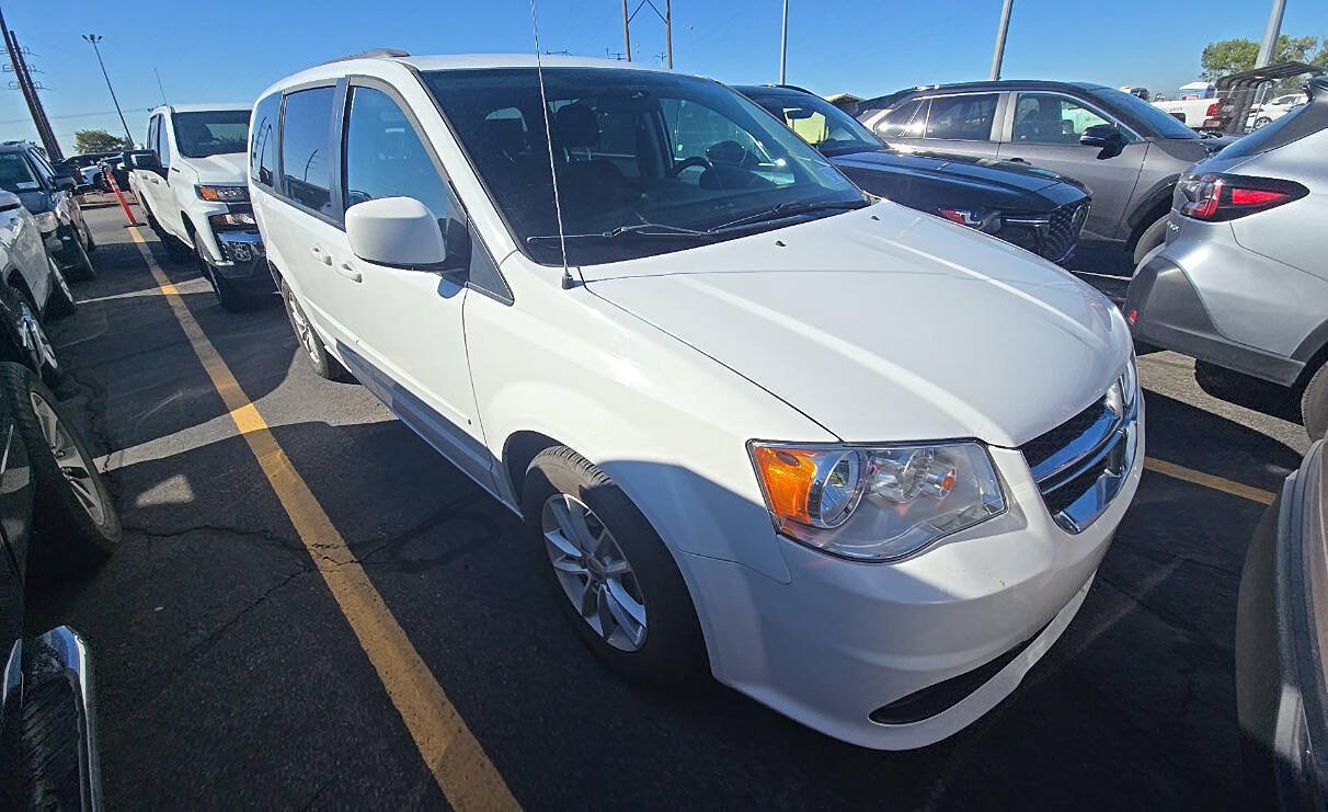 Used 2016 Dodge Grand Caravan SXT FWD image 1