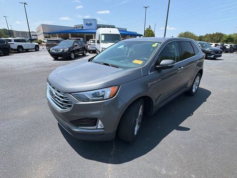 Used 2021 Ford Edge Titanium FWD image 17