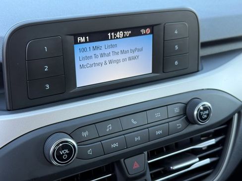 Used 2022 Ford Escape S image 25