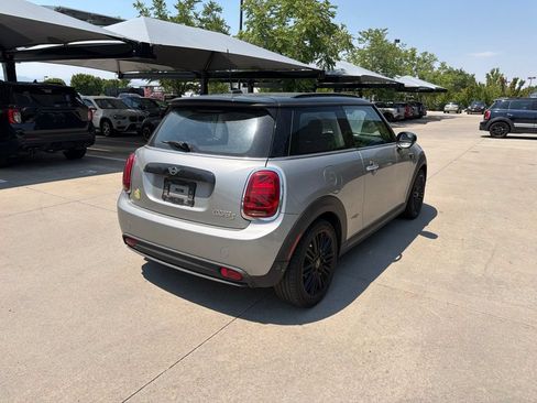 Used 2024 MINI Cooper SE FWD image 5