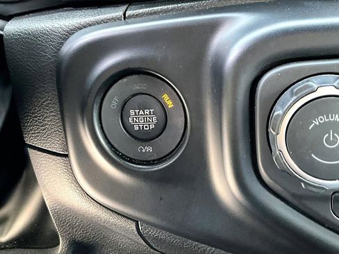 Used 2022 Jeep Wrangler Unlimited Sahara image 26