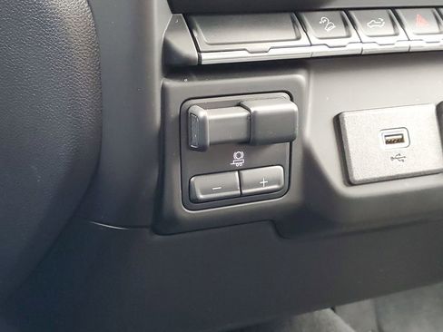 Used 2020 Chevrolet Silverado 1500 Custom Trail Boss w/ Custom Convenience Package image 17