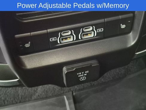 Used 2024 RAM 1500 Laramie AWD/4WD image 27