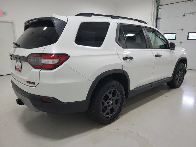 Used 2025 Honda Pilot TrailSport image 6