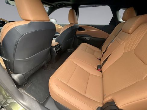 Used 2025 Lexus RX 350 Premium w/ Accessory Package (Z1) FWD image 9