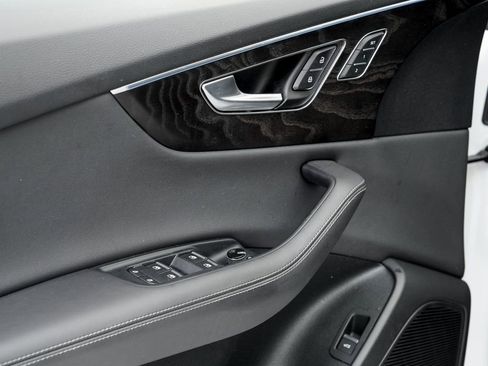 Used 2023 Audi Q8 Prestige w/ Prestige Package image 8