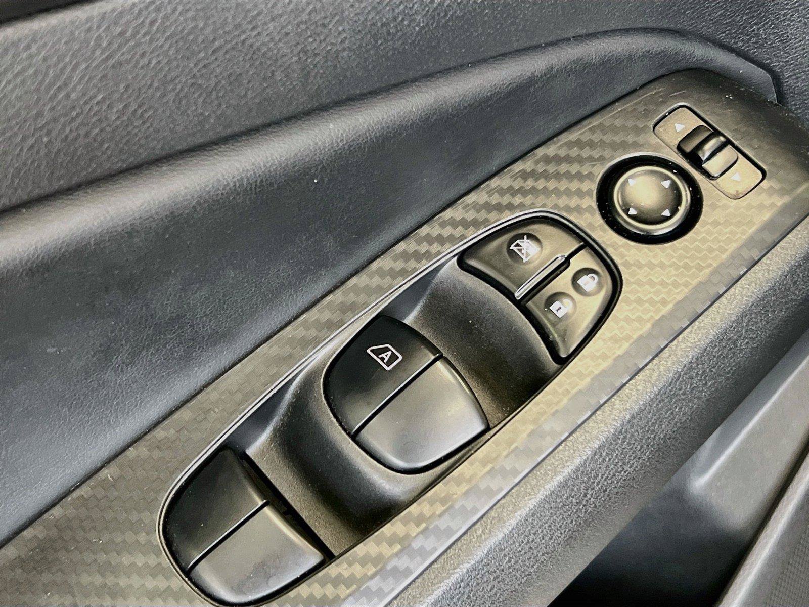 Used 2025 Nissan Altima 2.5 SV AWD/4WD image 19