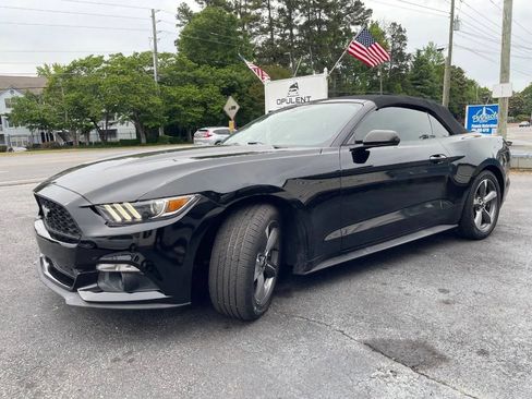 Used 2017 Ford Mustang Convertible w/ Equipment Group 051A RWD image 4