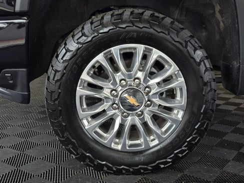 Used 2022 Chevrolet Silverado 3500 High Country w/ Z71 Off-Road Package AWD/4WD image 11