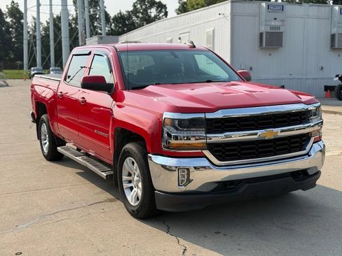 Used 2018 Chevrolet Silverado 1500 LT w/ All Star Edition AWD/4WD image 4