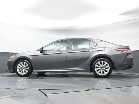 Used 2019 Toyota Camry LE w/ Convenience Package FWD image 28