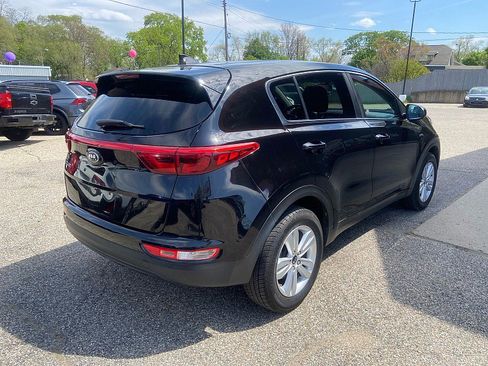 Used 2017 Kia Sportage LX AWD/4WD image 3