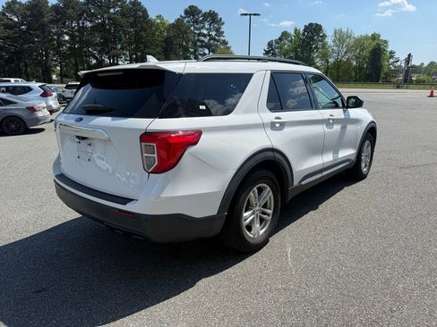 Used 2020 Ford Explorer XLT image 8