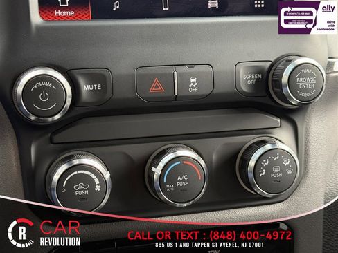 Used 2024 RAM 3500 Big Horn AWD/4WD image 31