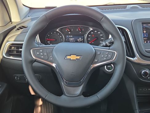 Used 2024 Chevrolet Equinox LT FWD image 19