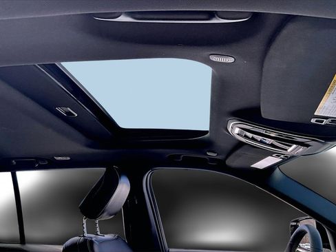 Used 2023 Jeep Grand Cherokee Altitude image 15