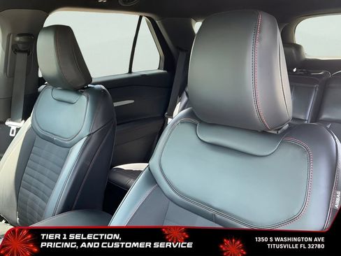 Used 2025 Ford Explorer ST-Line w/ ST-Line Street Pack AWD/4WD image 18