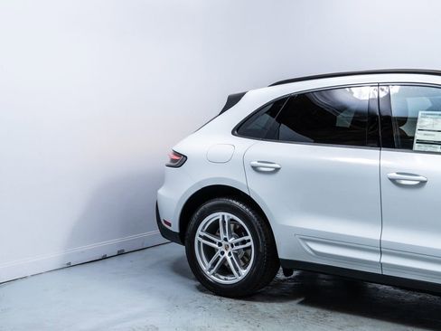 Certified 2026 Porsche Macan AWD/4WD image 11