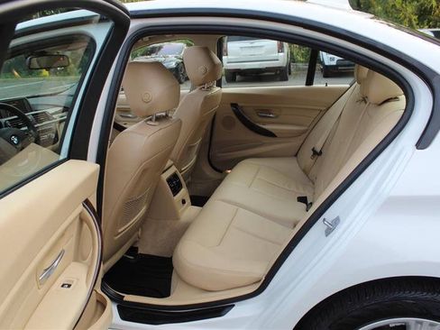 Used 2014 BMW 320i xDrive Sedan AWD/4WD image 22