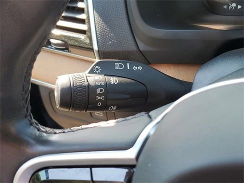 Used 2021 Volvo XC90 T6 Momentum w/ Advanced Package image 14