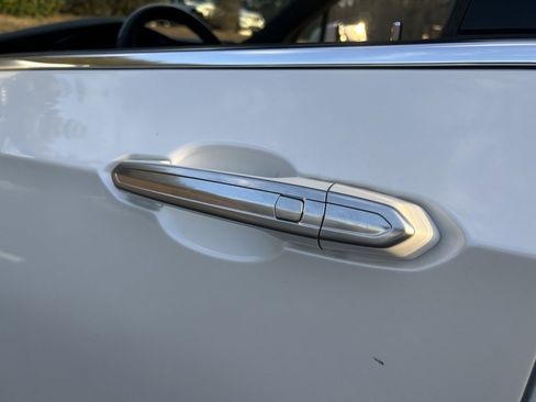 Used 2025 Cadillac XT6 Luxury image 24