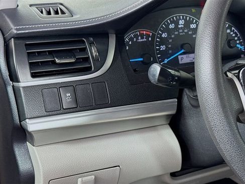 Used 2014 Toyota Camry LE image 19