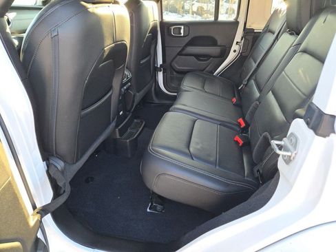 Certified 2022 Jeep Wrangler Unlimited Sahara w/ Cold Weather Group image 16