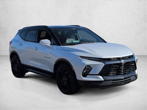 Used 2023 Chevrolet Blazer RS w/ Driver Confidence II Package image 3
