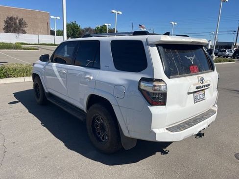 Used 2019 Toyota 4Runner SR5 Premium image 5