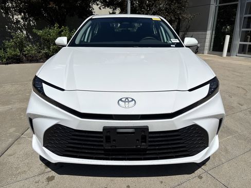 Used 2026 Toyota Camry LE FWD image 3