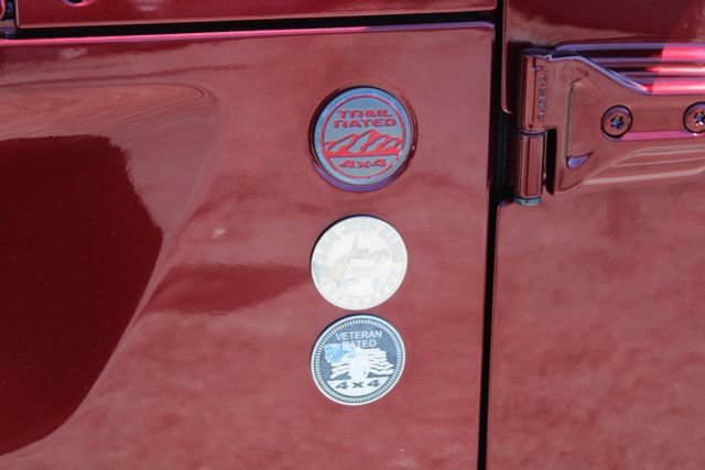 Used 2021 Jeep Gladiator Rubicon AWD/4WD image 9