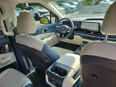New 2026 Kia Carnival EX FWD image 13