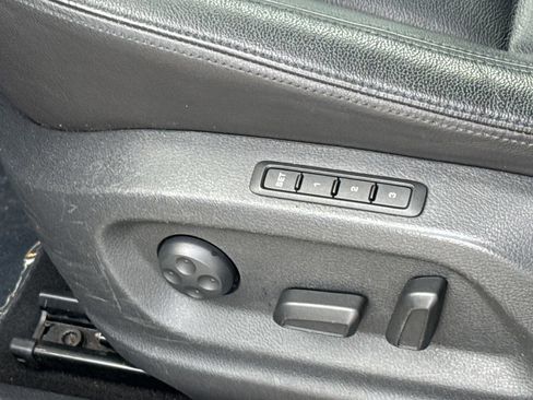 Used 2016 Volkswagen Tiguan SEL AWD/4WD image 26