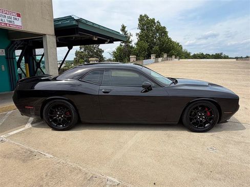 Used 2017 Dodge Challenger GT w/ Premium Sound Group AWD/4WD image 8