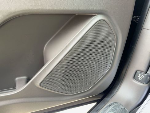 Used 2020 Ford Explorer Platinum w/ Premium Technology Package image 22