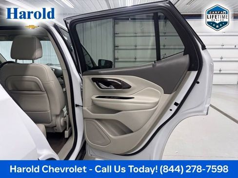 Used 2019 GMC Terrain Denali w/ Comfort Package FWD image 8