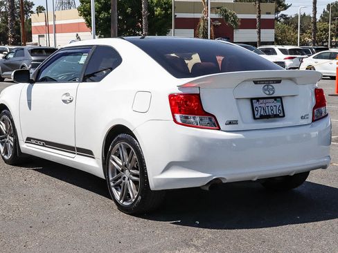 Used 2013 Scion tC FWD image 9